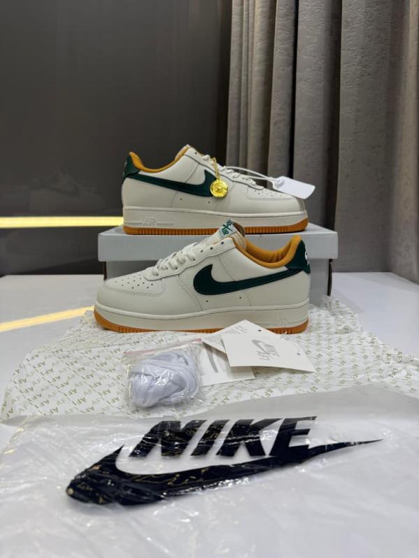 NIK_E AIRFORCE 1 HAMAVA WITH OG BOX FIX