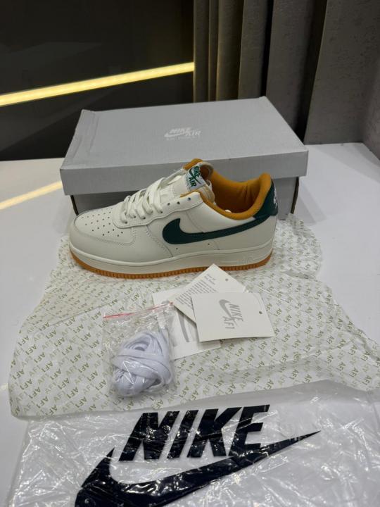 NIK_E AIRFORCE 1 HAMAVA WITH OG BOX FIX