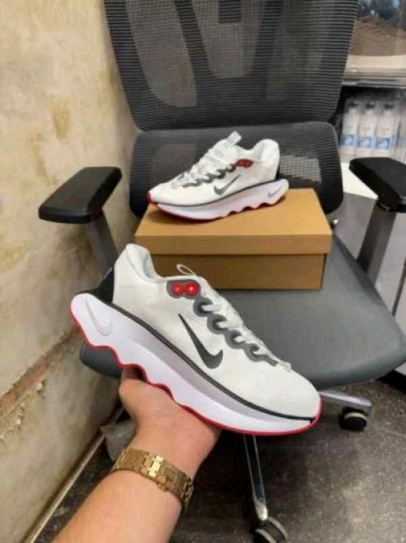 Nikkee Zoom Motiva Training White