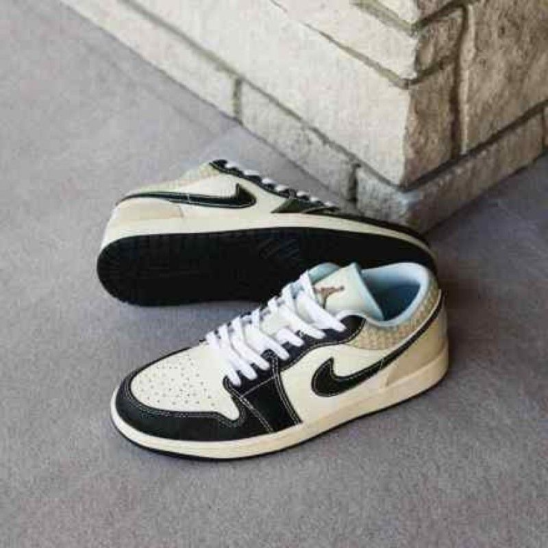 nikkee air jordan retro 1 low se coconut milk black