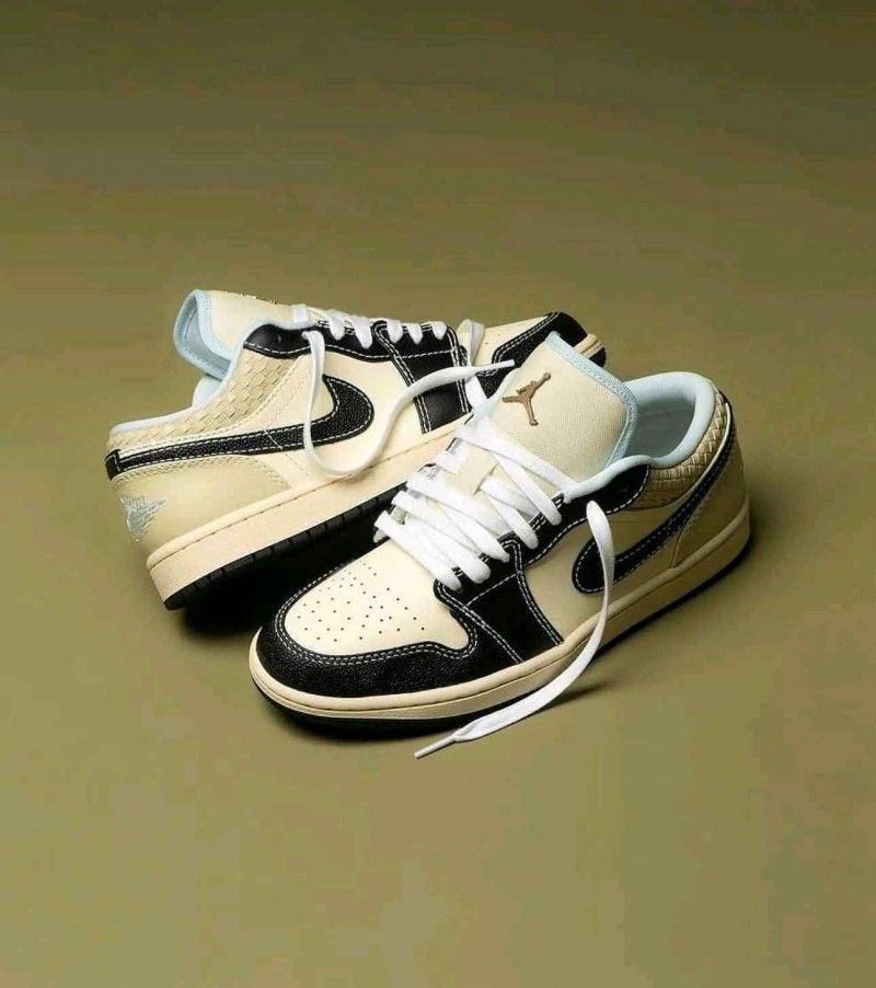 nikkee air jordan retro 1 low se coconut milk black