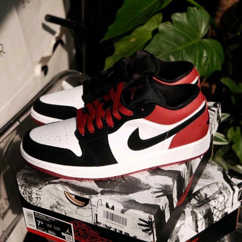 Air Jordan 1 Low Black Toe semi ua 2025