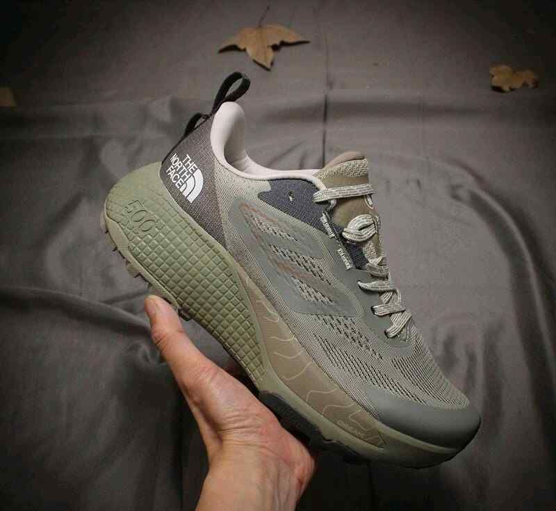 The Nortthh facee Altamesa 500 trail Grey Green