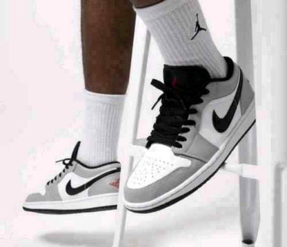 nikkee jordan retro 1 low LIGHT SMOKE GREY