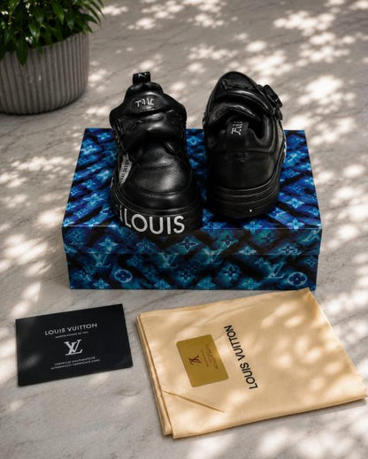 Louiis Vuiitton LV Logo Sneaker Black White 2026