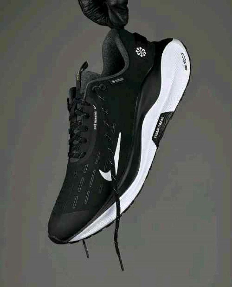 Nikkee INFINITY Run 4 React X GORE TEX BLACK WHITE