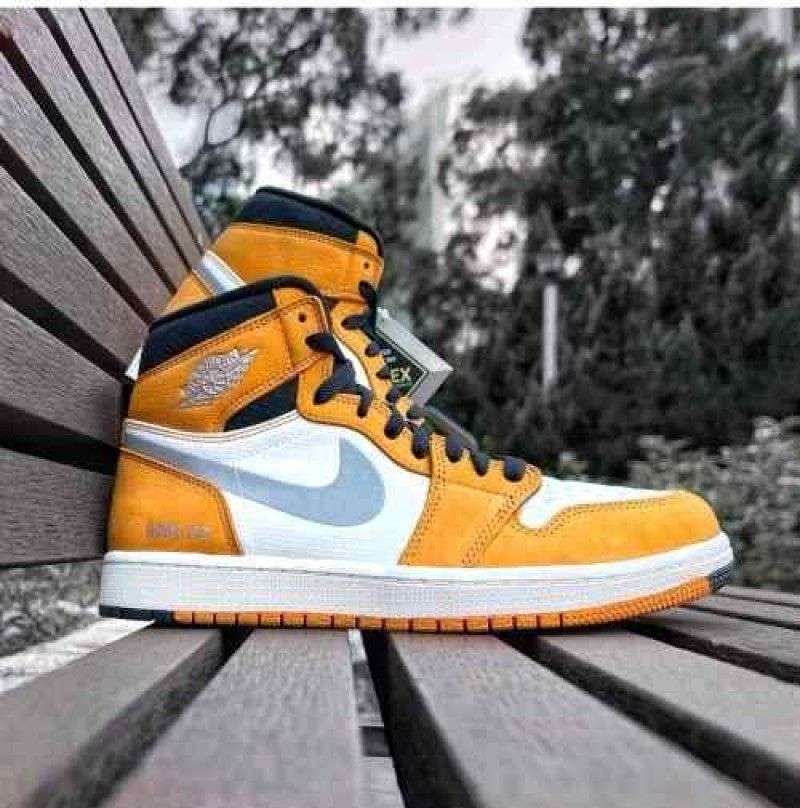 nikkee Jordan retro 1 High Element Goretex Light Curry