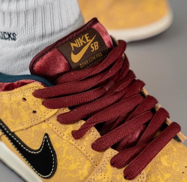 Nik ee SB Dunk Low Pro City Of Cinema