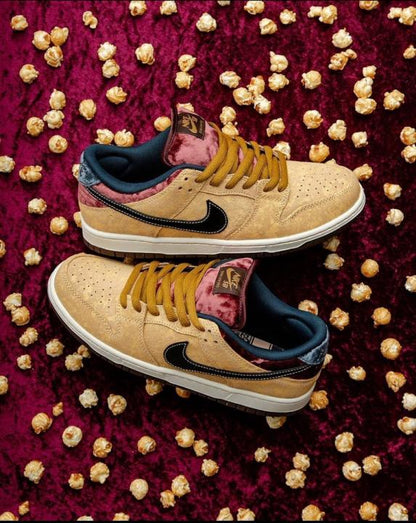 Nik ee SB Dunk Low Pro City Of Cinema