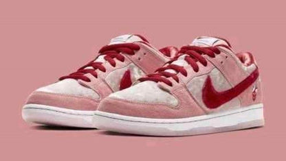 Nikkee SB Dunk Low Pro QS Strangelove With OG Box