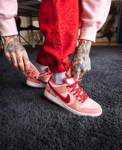 Nikkee SB Dunk Low Pro QS Strangelove With OG Box