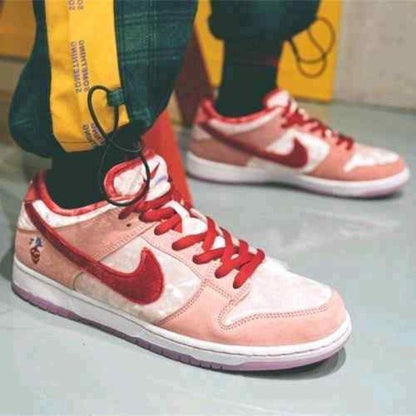 Nikkee SB Dunk Low Pro QS Strangelove With OG Box