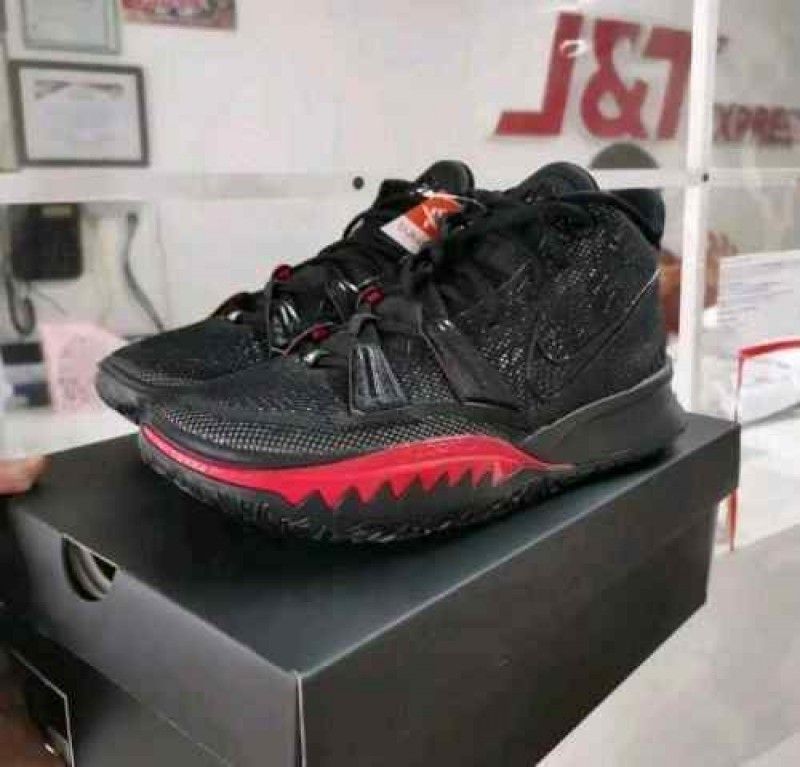 Nikkee Kyrie 7 Bred