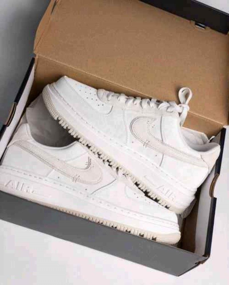 Nikkee airforce 1 luxe summit white
