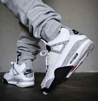 Jordan retro 4 WHITE CEMENT SEMI UA
