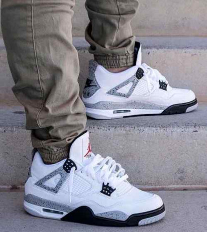 Jordan retro 4 WHITE CEMENT SEMI UA