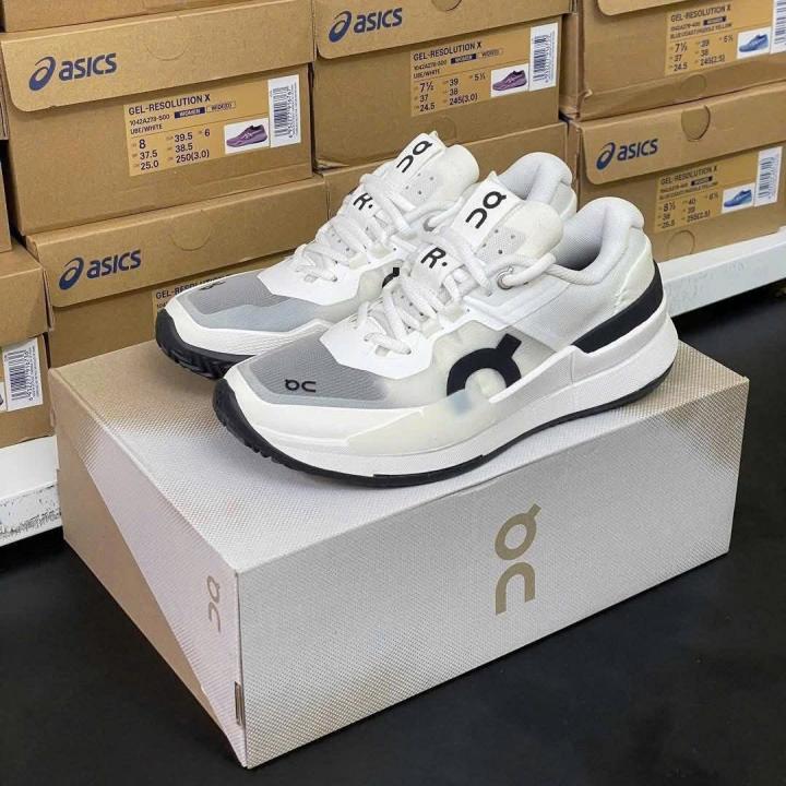 on Cloud Running Roger pro Clay White Black