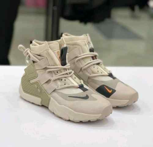 nikee air huarache gripp DESERT