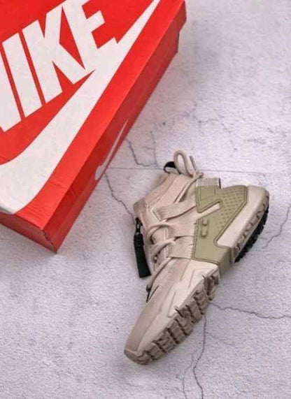 nikee air huarache gripp DESERT