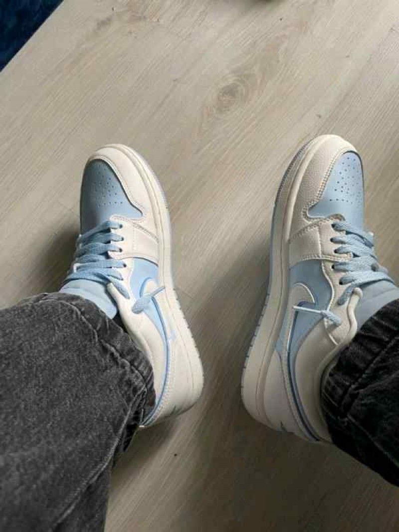NIKKEE AIR JORDAN RETRO 1 LOW SE ICE BLUE