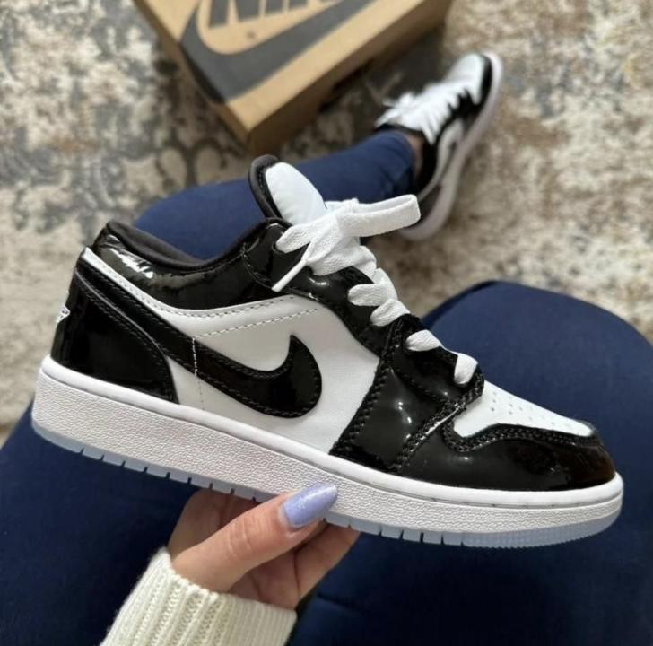 NIKKE AIR JORDAN 1 LOW SE CONCORD