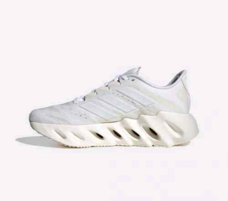 adiddass switch fwd WHITE