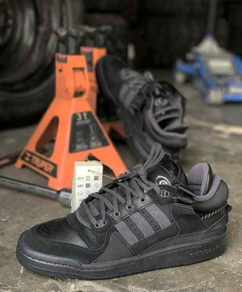 Adiddass Forum x Bad Bunny Black