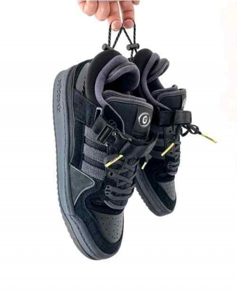 Adiddass Forum x Bad Bunny Black