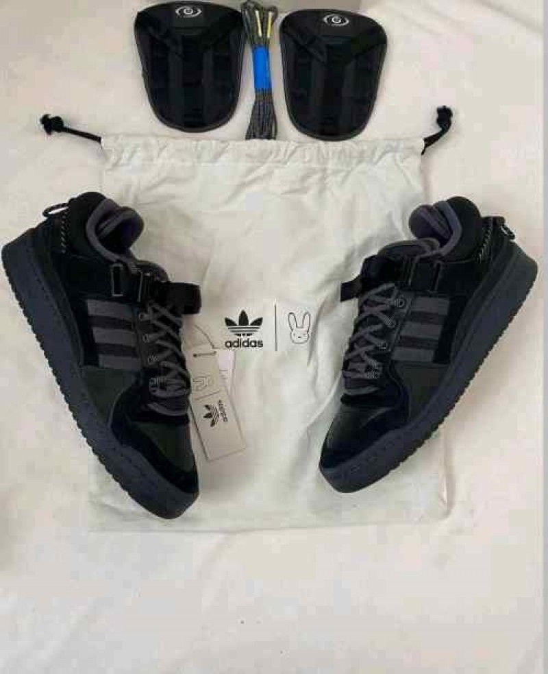 Adiddass Forum x Bad Bunny Black