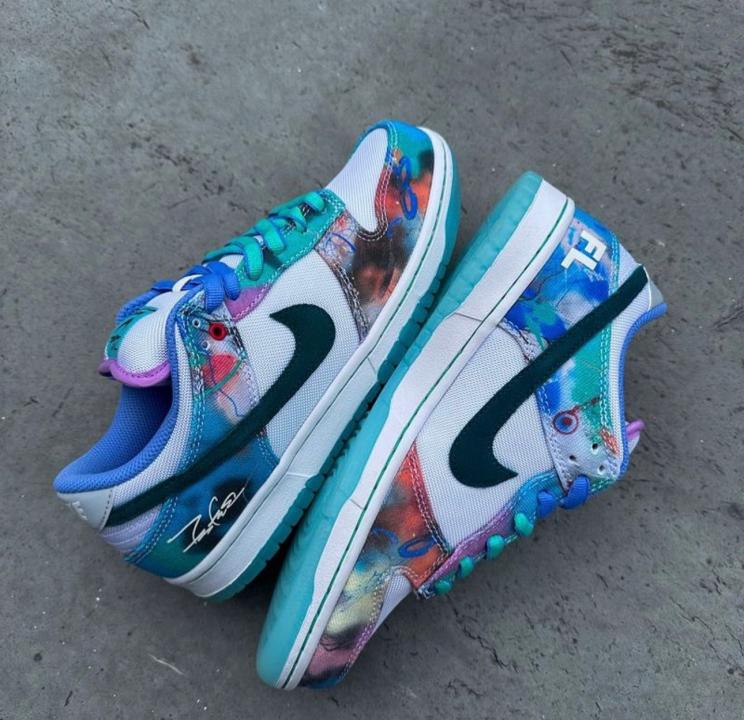 NIK.E SB DUNK LOW FUTURA LABORATORIES