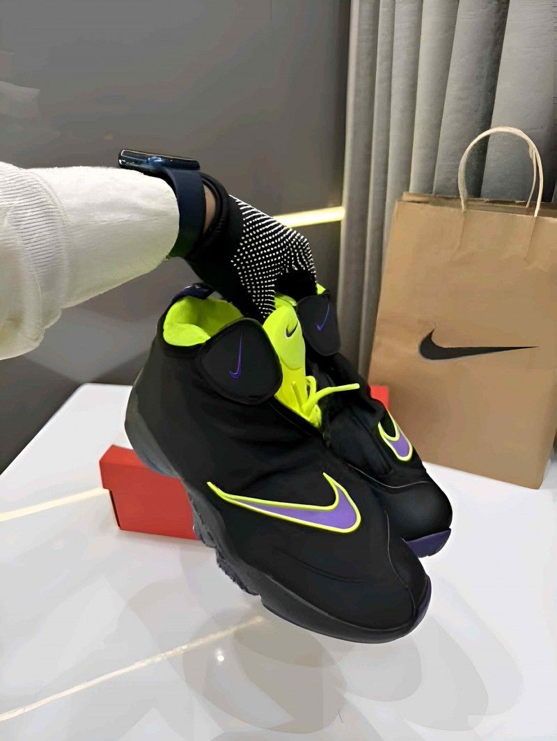 nikkee Air Zoom Flight the Glove Black Purple