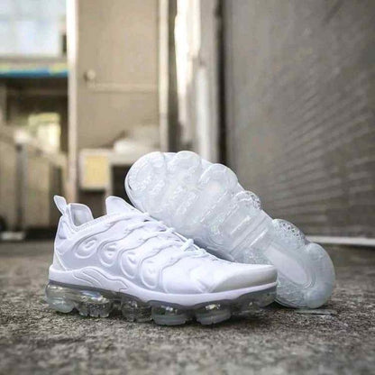 Nikkee Vapormax Plus triple White
