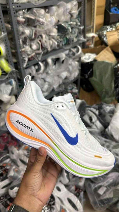 Nikkee Zoom X Vomero Plus
