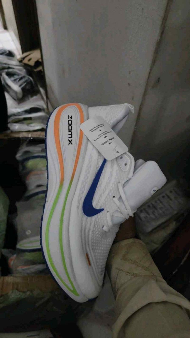 Nikkee Zoom X Vomero Plus