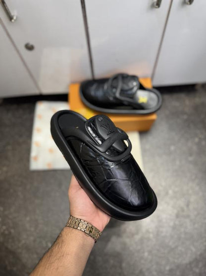 LOUI.S VUITTON PREMIUM BOOT CUT BLACK 011