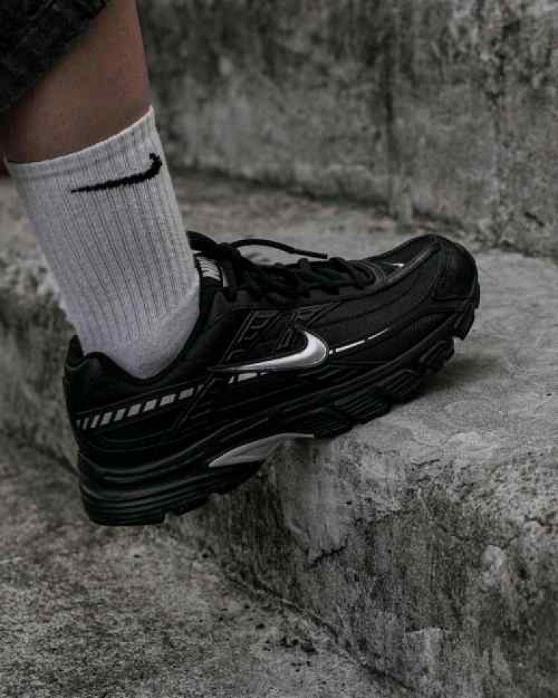 nikkee Initiator Black Grey Silver