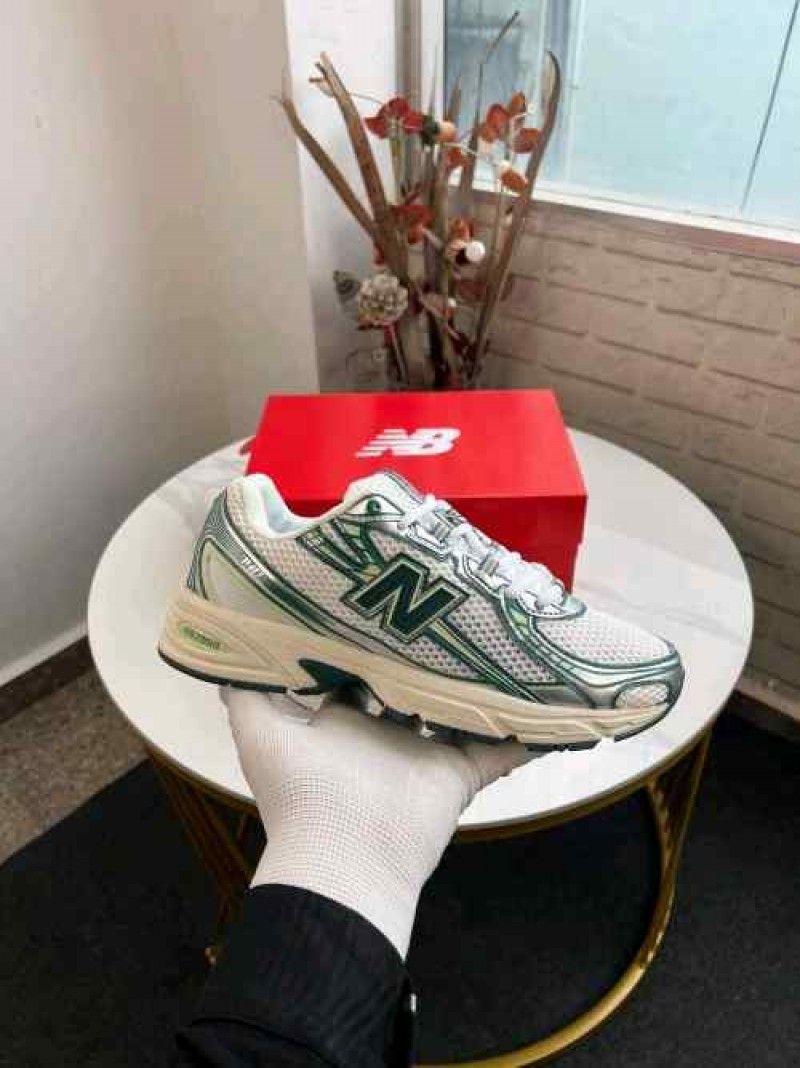 New balencee 740 Trainers White Marsh Green