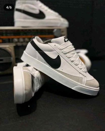 nikkee Blazer 77 Low Vintage White-black