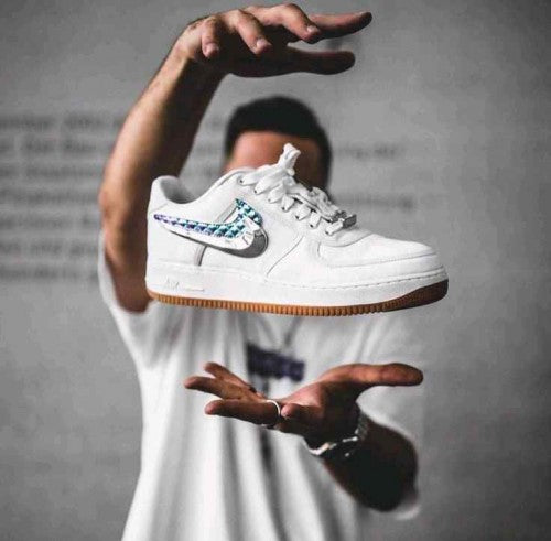 N.IKE AIRFORCE TRAVIS SCOTT SAIL