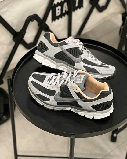 nikkee zoom vomero 5 dark smoke grey vachetta