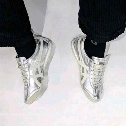 Onitsukkaa Tiger MEXICO 66 SILVER OFFf WHITE  for her fix