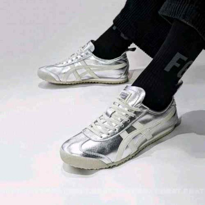 Onitsukkaa Tiger MEXICO 66 SILVER OFFf WHITE  for her fix