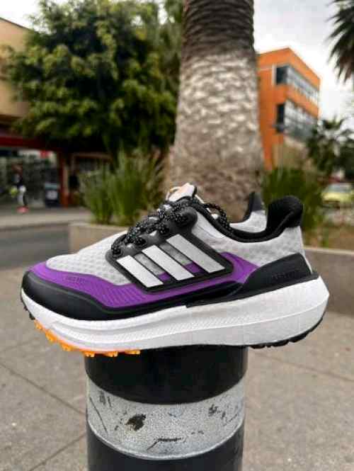 Adiddass Ultra Boost Light Cold Rdy Premium