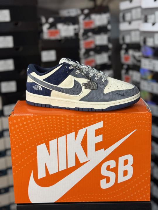 NIK.E SB DUNK LOW X THE NORT.H FACE GREY NAVY 2026
