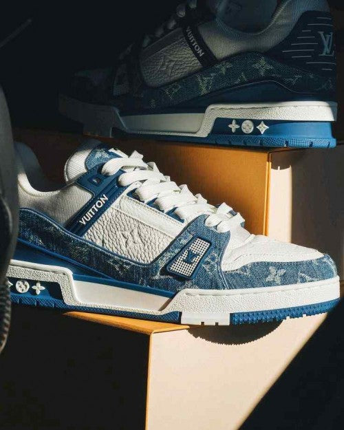 loui. vuitton trainer white blue