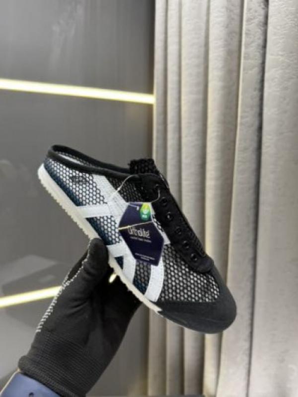Onitsuk_a Tiger Mexico 66 Triple Black 225