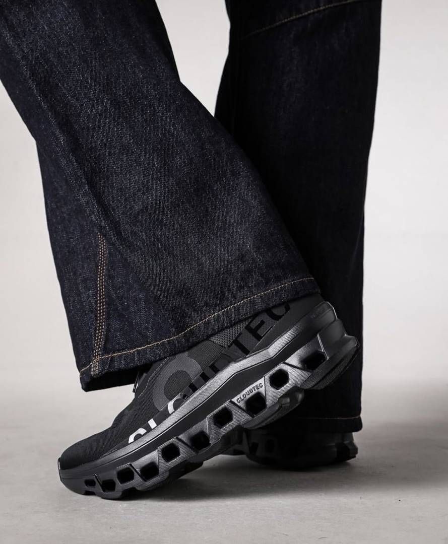 On Cloudmonster All Black 6019