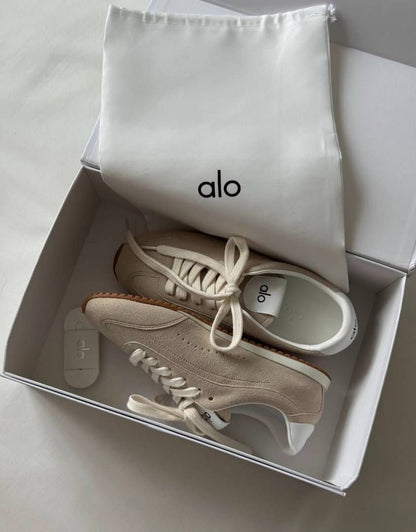 Alo Yoga Sunset Suede Sneakers Beige (