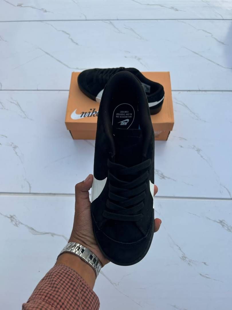 Nik blazer city Low black white