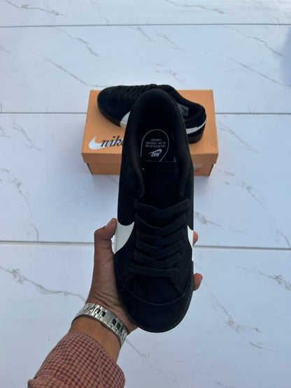 Nik blazer city Low black white